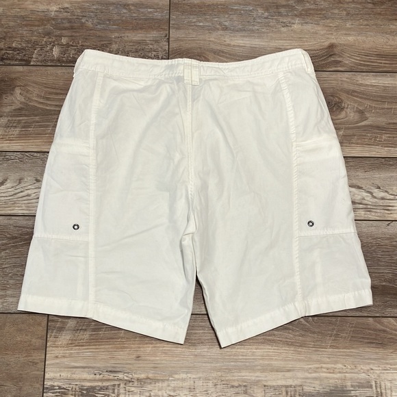 ATHLETA White Bermuda Shorts Size Large Inseam 9" - Picture 5 of 8